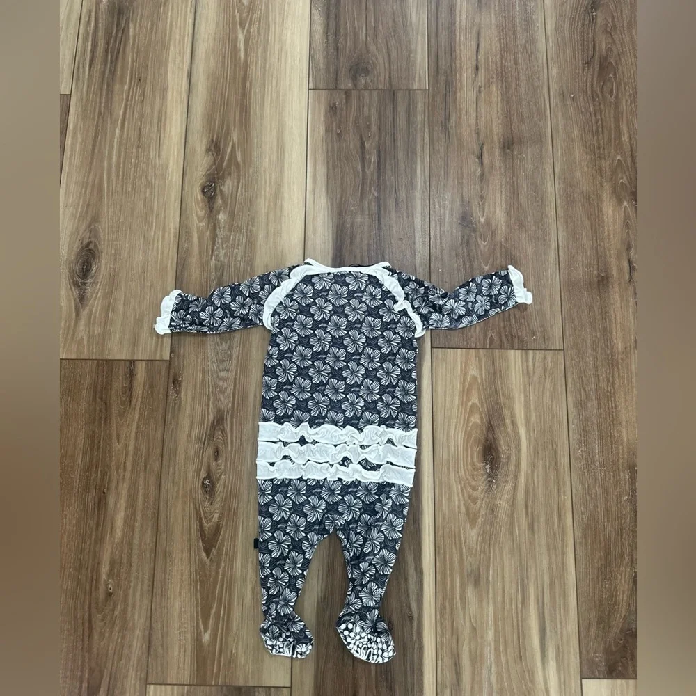Sweet Bamboo newborn girl footie one piece size 0-3 months NWT